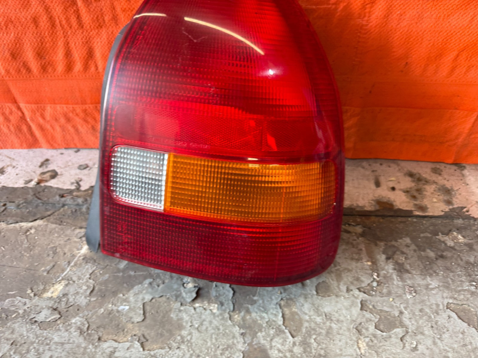 96 98 HONDA CIVIC   HATCHBACK   EK9 TYPE R   PASSENGER RIGHT TAIL LIGHT LAMP OEM4