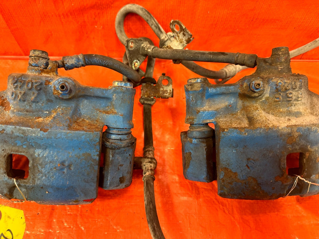88 89 HONDA CRX DX SI   FRONT BRAKE CALIPERS   LEFT RIGHT CALIPER SET    OEM 27723