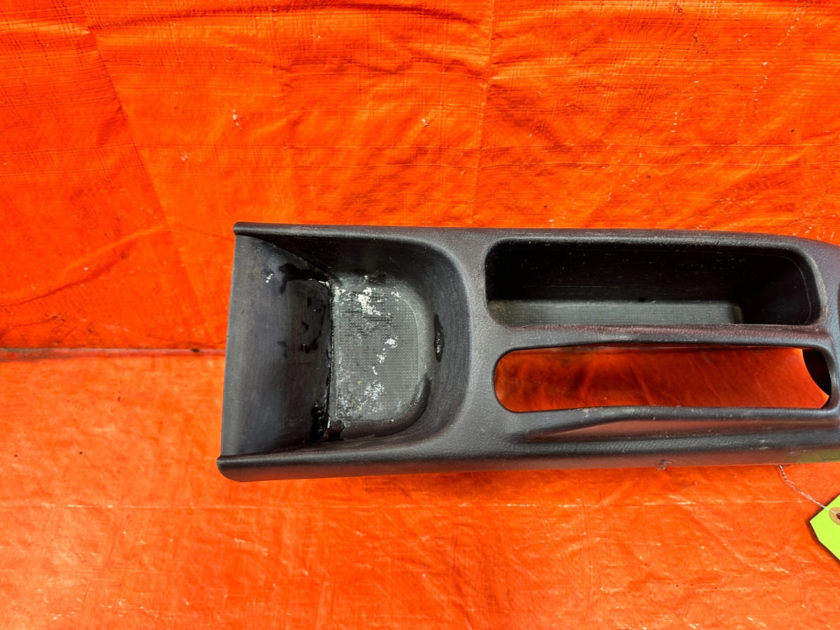 02-05 HONDA CIVIC SI EP3 HATCH - ARM REST CUP HOLDER PORTION REAR PART OEM 3062