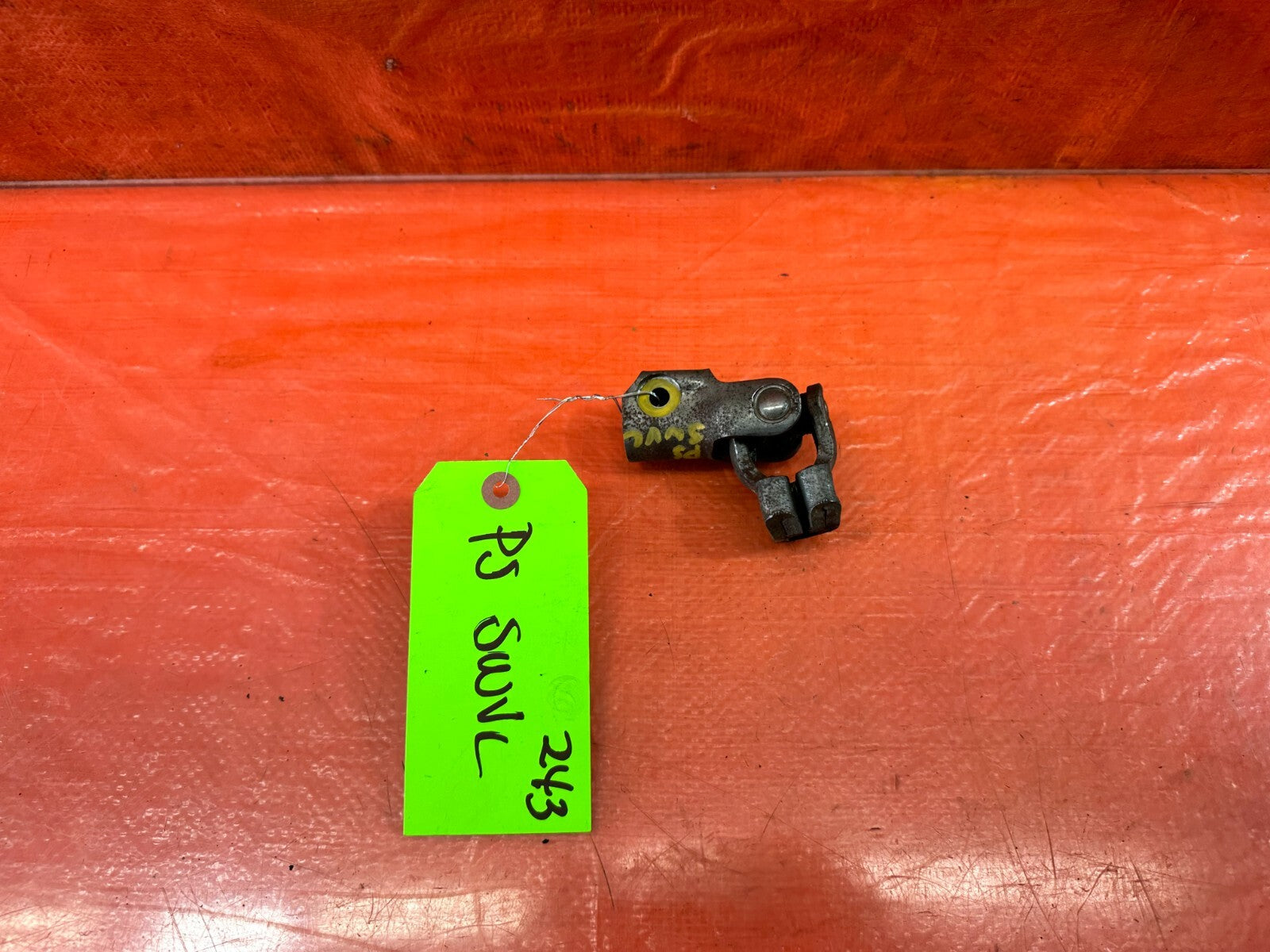 88 91 HONDA CRX STEERING COLUMN TO RACK U B JOINT SWIVEL YOKE CONNECTOR OEM 2432