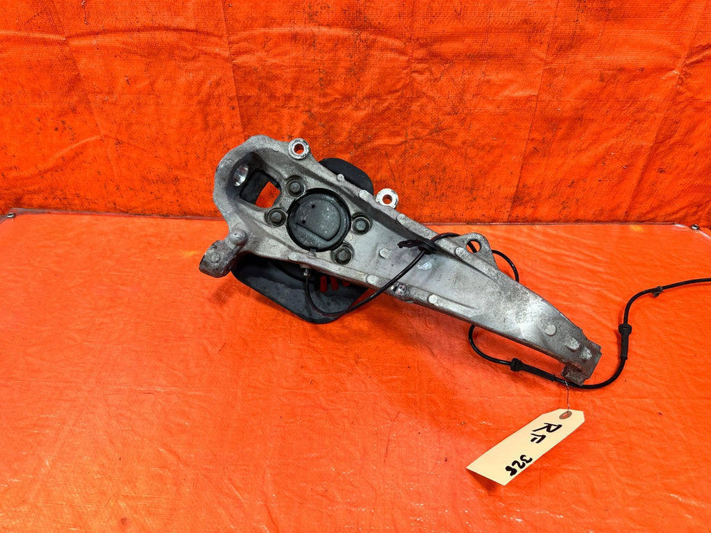 08 15 INFINITI G37 Q60   PASSENGER RIGHT FRONT SPINDLE KNUCKLE HUB   OEM #3288