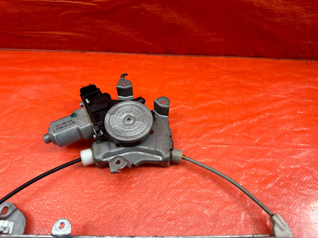 14 20 INFINITI Q50   DRIVER LEFT REAR   WINDOW REGULATOR W/ MOTOR   OEM #1318