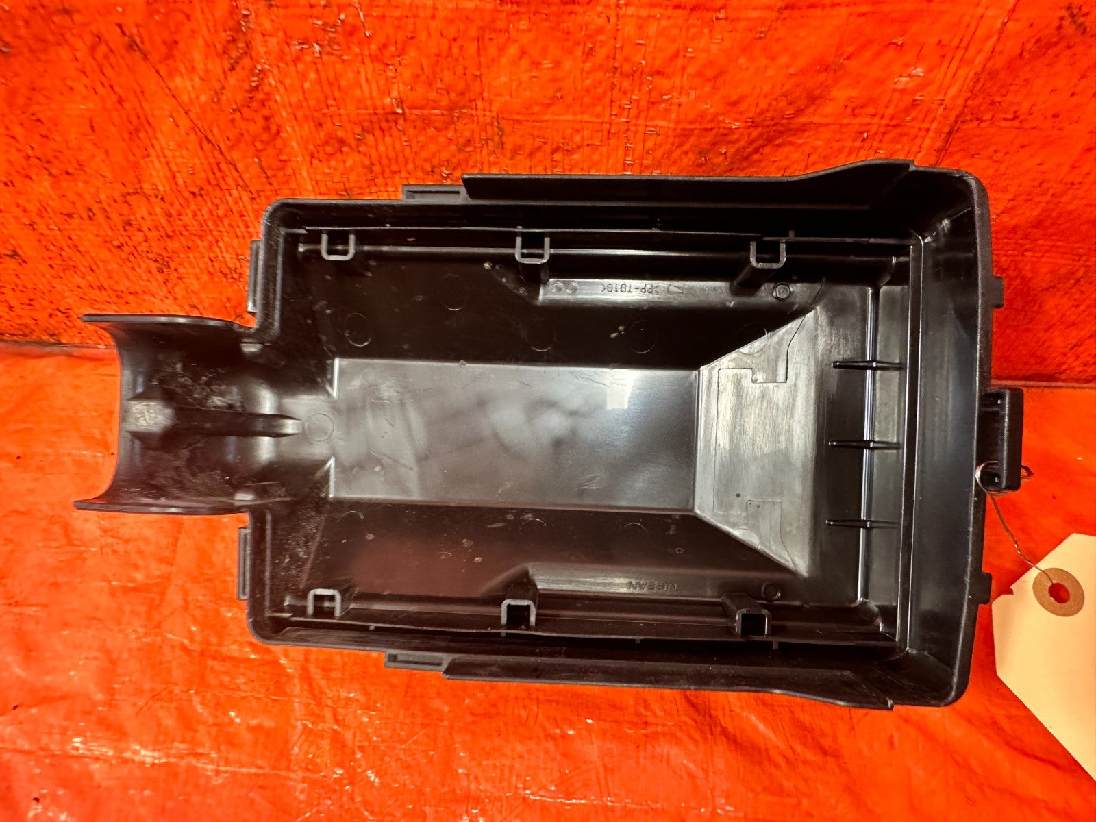 08 09 INFINITI G37 2D COUPE UNDER THE HOOD ENGINE BAY FUSE BOX PANEL   OEM 3286