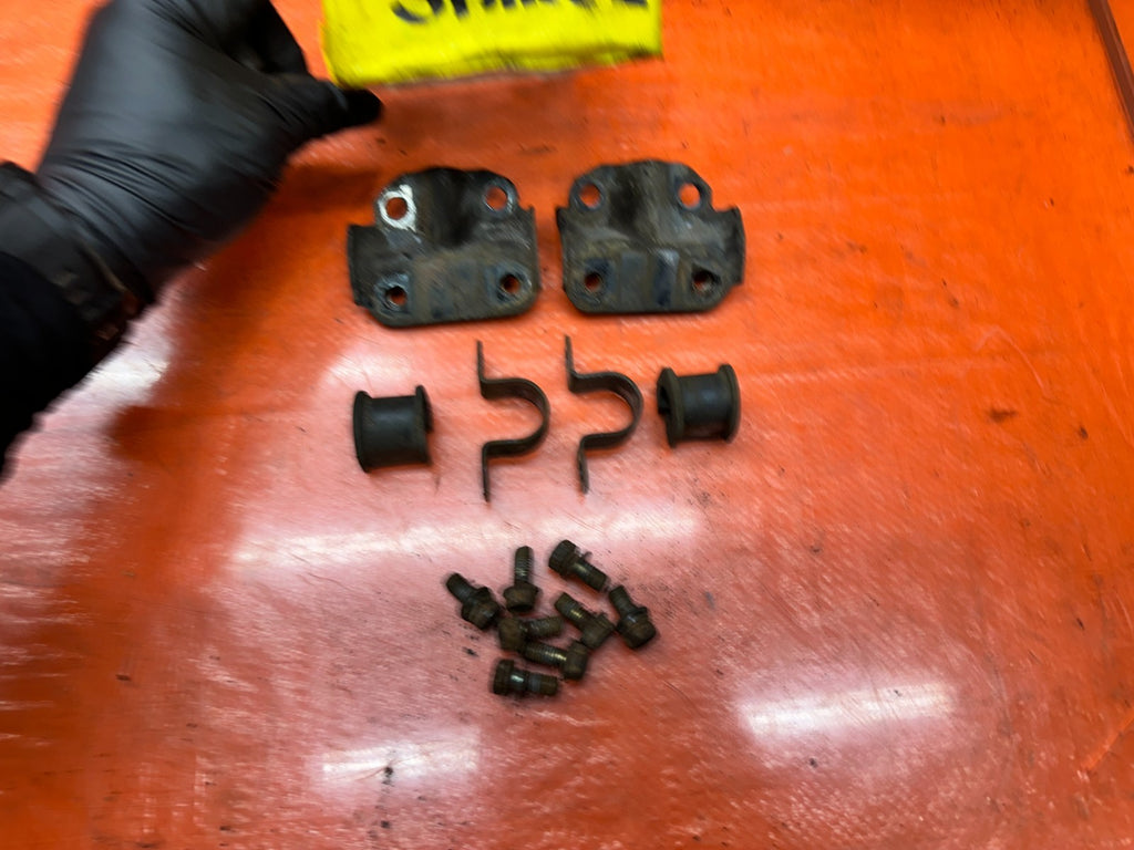 94-01 ACURA INTEGRA REAR SWAY STABILIZER BAR MOUNT BRACKETS PAIR OEM #34012