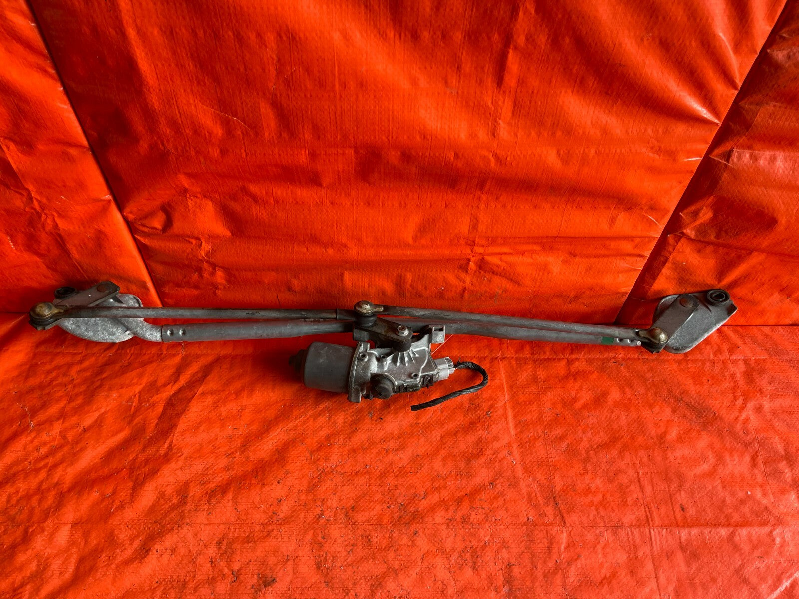 11 21 DODGE CHALLENGER   5.7L R/T   WINDSHIELD WIPER MOTOR W/ LINKAGE COMPLETE 7