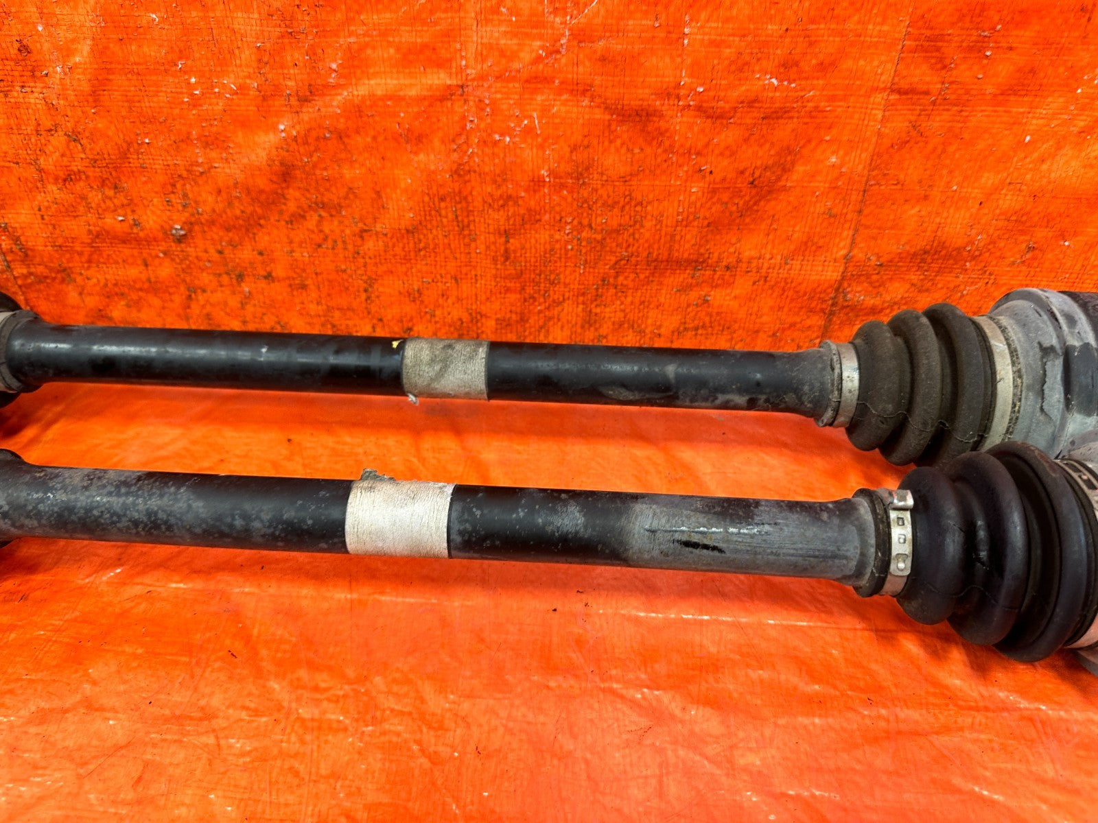12 14 HYUNDAI GENESIS COUPE BK2 2.0L   LEFT AND RIGHT  AXLES DRIVESHAFTS OEM 3254