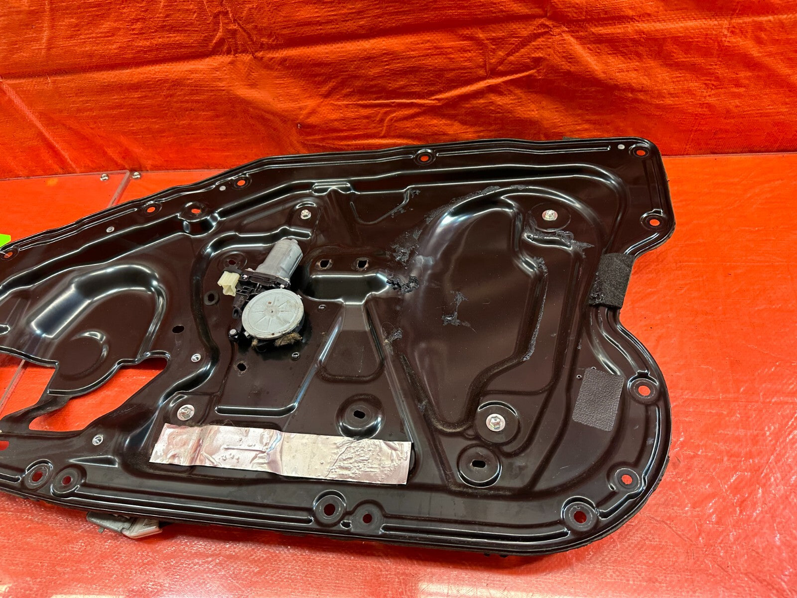 09 13 INFINITI  G37 SEDAN PASSENGER RIGHT FRONT WINDOW REGULATOR W MOTOR OEM 2383