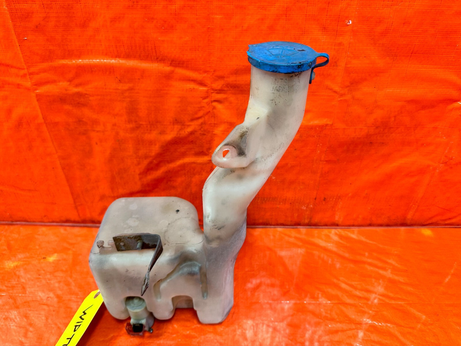 88 89 HONDA CRX DX SI   WINDSHIELD WIPER RESERVOIR TANK W/ MOTOR   OEM #2778