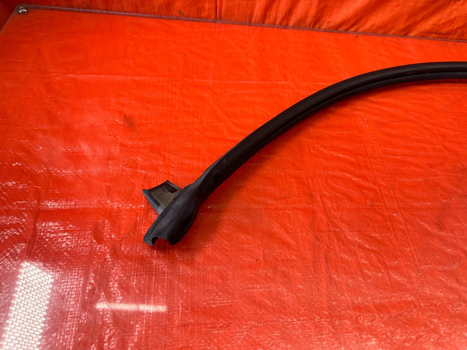 92 95 HONDA CIVIC HATCHBACK   REAR HATCH STEP GATE WEATHER STRIP   OEM #1996