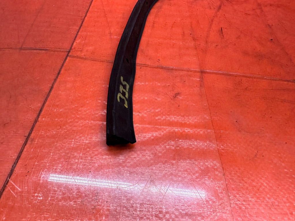 97 01 HONDA PRELUDE 2.2L DOOR SILL LOWER WEATHER STRIP RUBBER SEAL OEM #3369