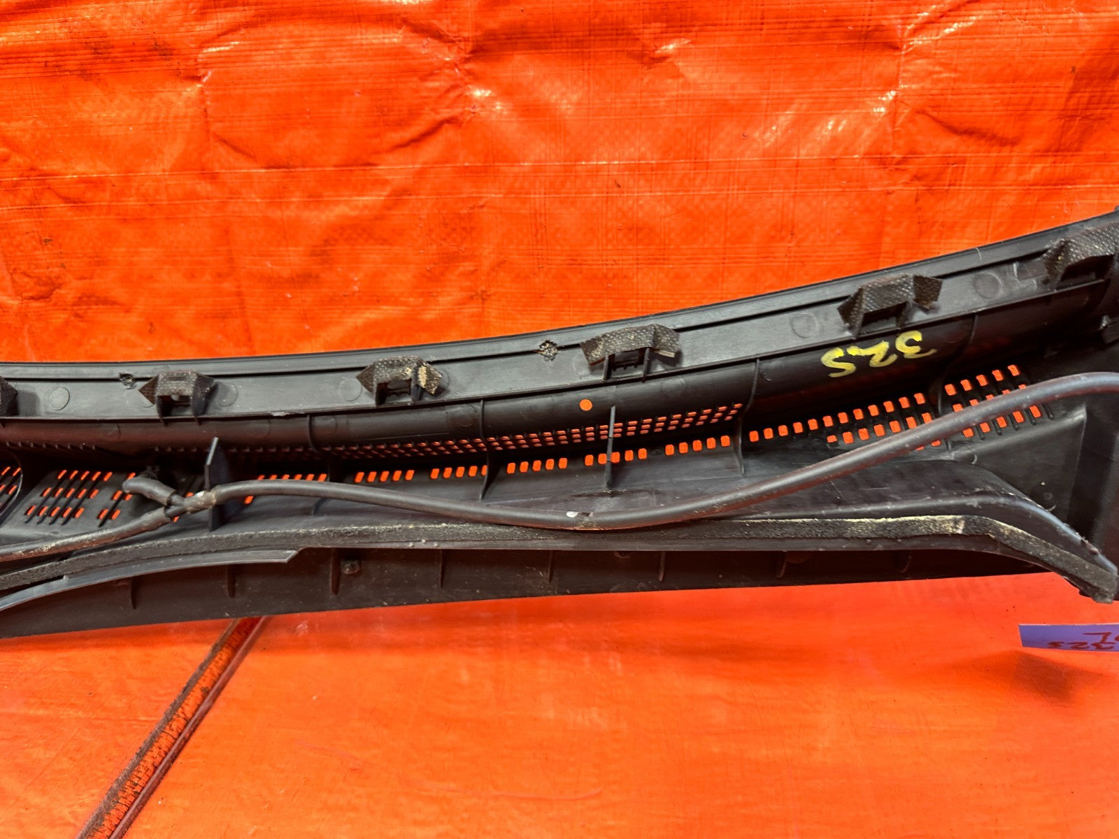 13 16 HYUNDAI GENESIS 2D COUPE   WINDSHIELD WIPER COWL   86150 2M000   OEM #32521