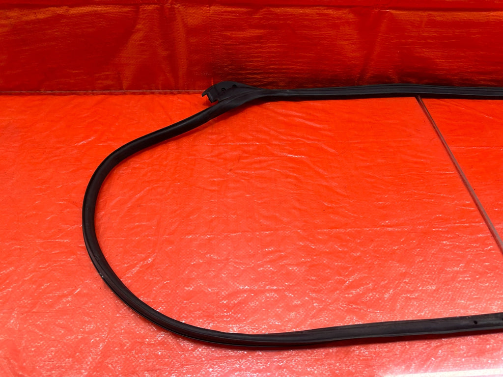 04 08 ACURA TSX   DRIVER LEFT REAR DOOR WEATHER STRIP TRIM SEAL GASKET OEM 20512
