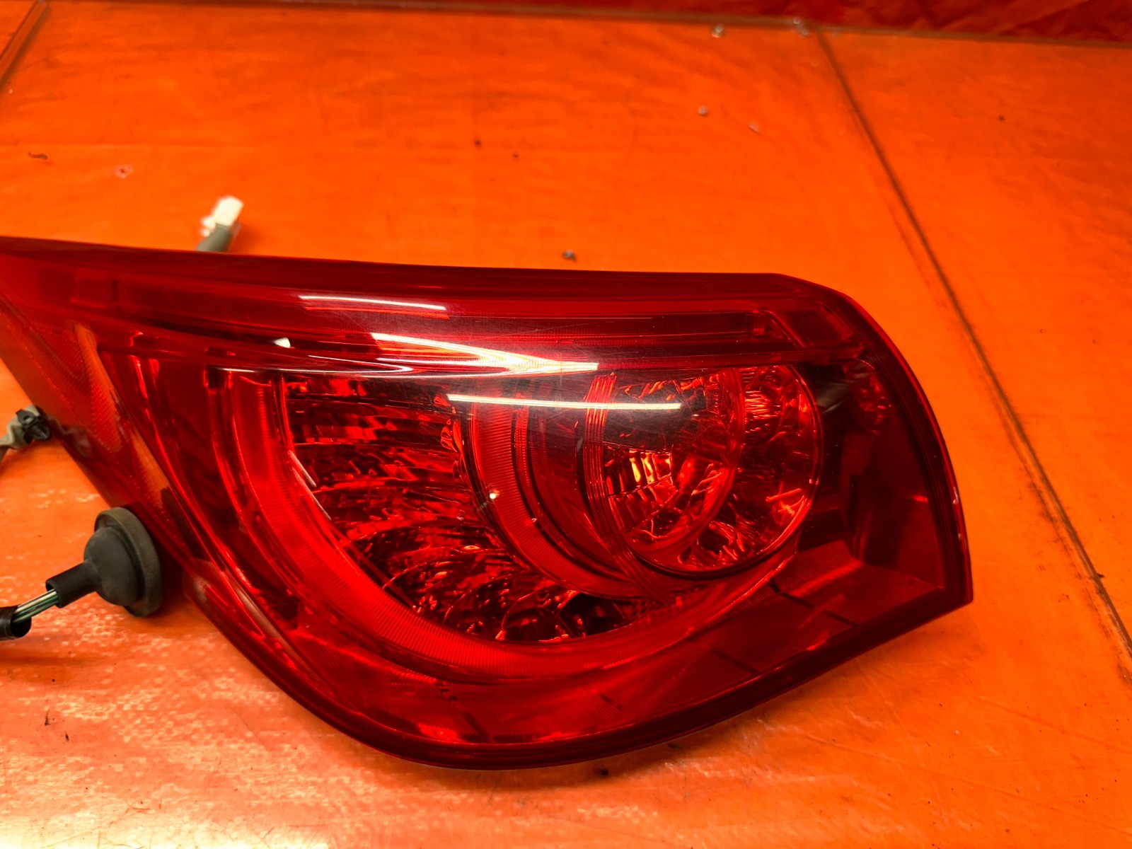 14-17 INFINITI Q50 4D 3.7L 3.0T LEFT OUTER QUARTER MOUNTED TAIL LIGHT OEM #Q506