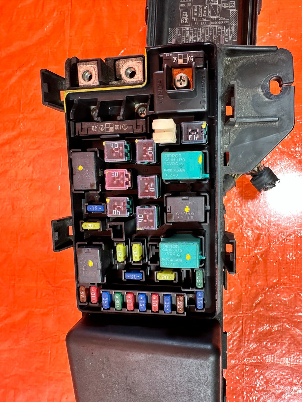 2005 05 ACURA TSX   EXTERIOR / ENGINE BAY   FUSE BOX PANEL   OEM FACTORY #3226