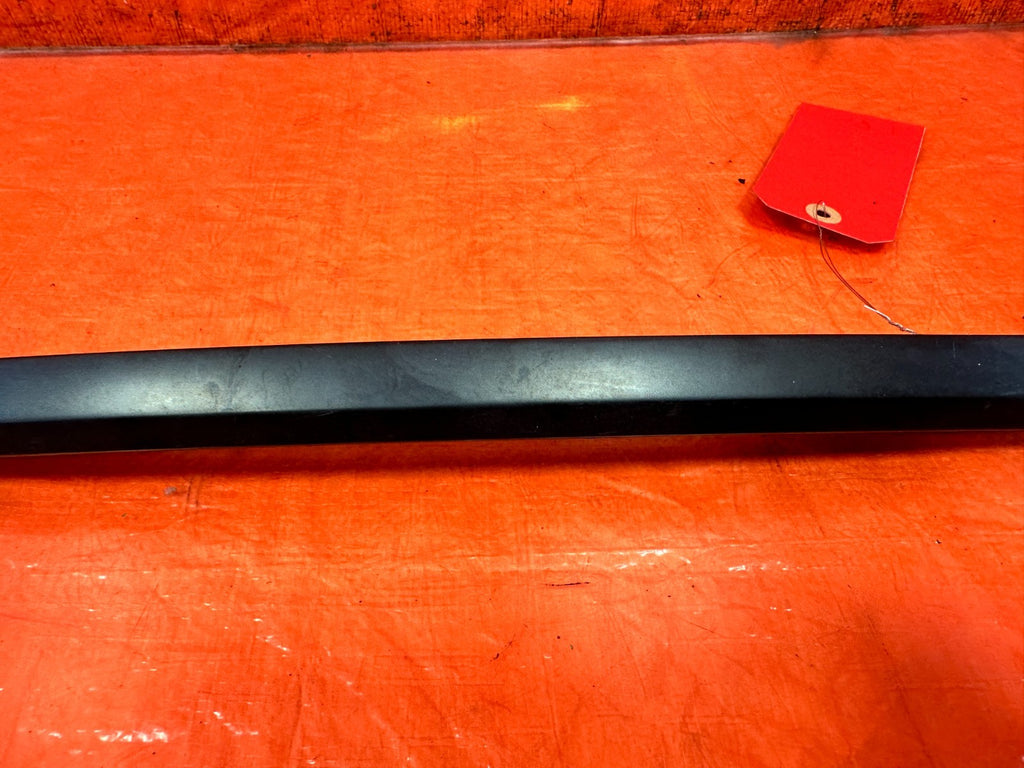 90 91 HONDA CIVIC HATCHBACK   RIGHT CENTER PILLAR TRIM    73840 SH0 A10  OEM 3257