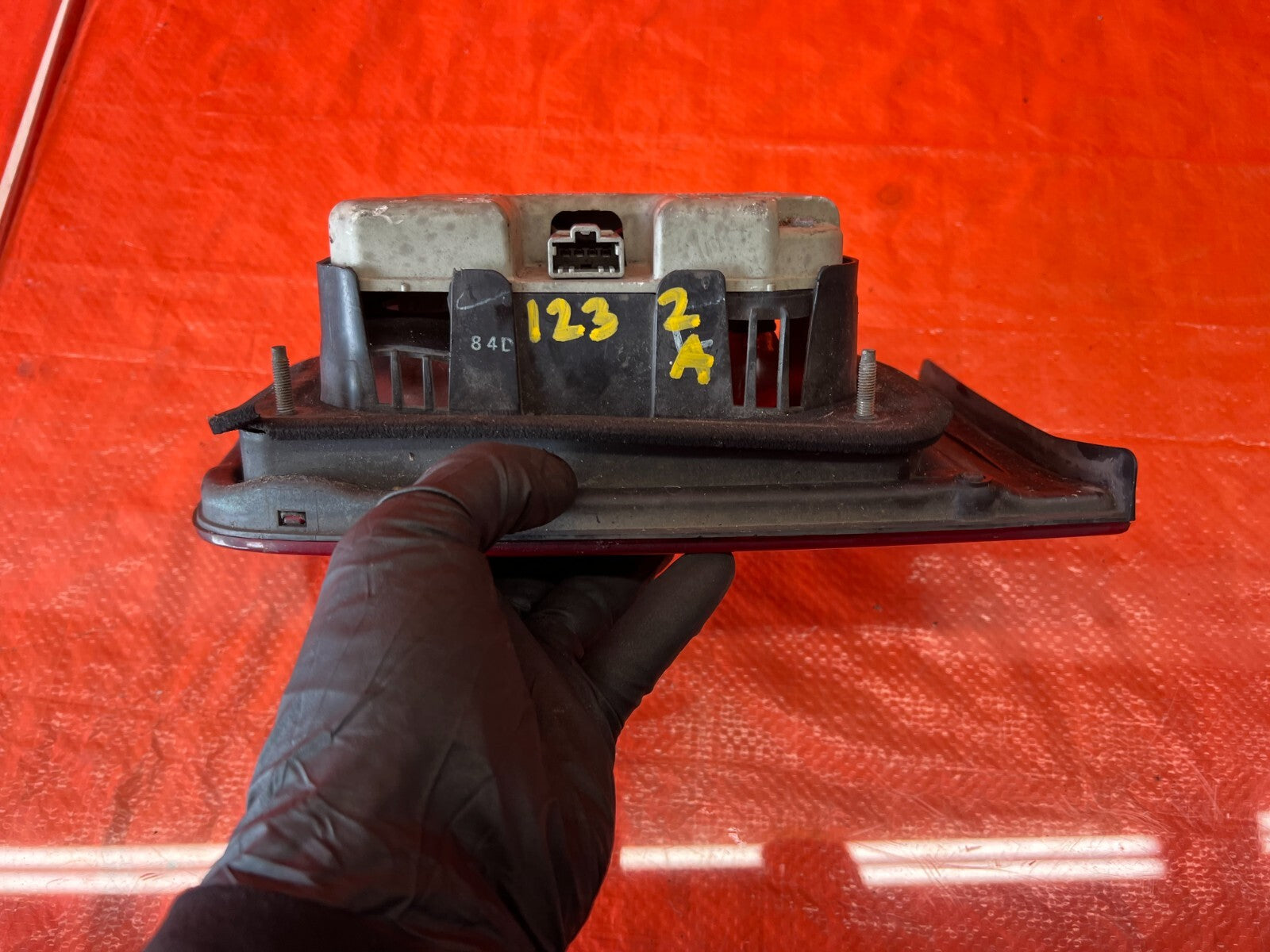 98 01 ACURA INTEGRA SEDAN   PASSENGER RIGHT INNER   TAIL LIGHT LAMP   OEM #123 7