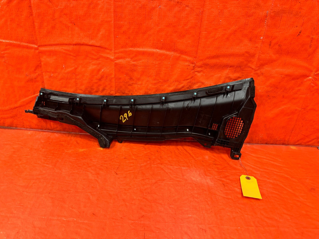 14 20 INFINITI Q50 Q60   RIGHT   WINDSHIELD WIPER COWL TRIM PLASTIC   OEM #2967