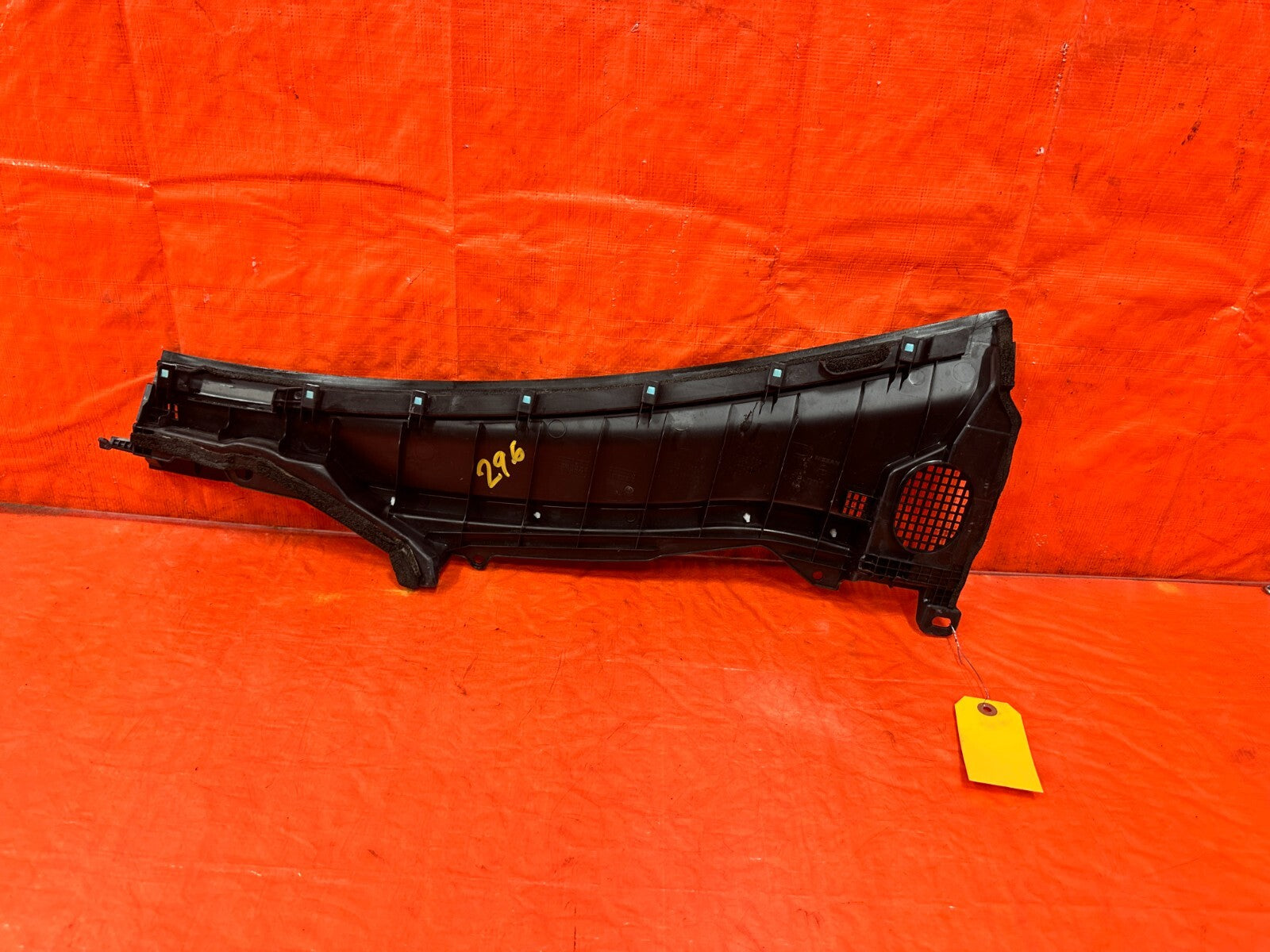 14 20 INFINITI Q50 Q60   RIGHT   WINDSHIELD WIPER COWL TRIM PLASTIC   OEM #2967