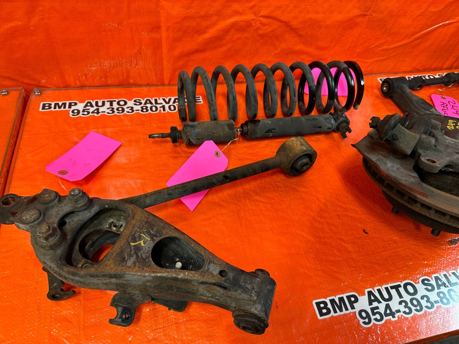 96 00 TOYOTA TACOMA   2.4L   MANUAL ONLY   RIGHT FRONT SPINDLE W/ CONTROL ARMS22