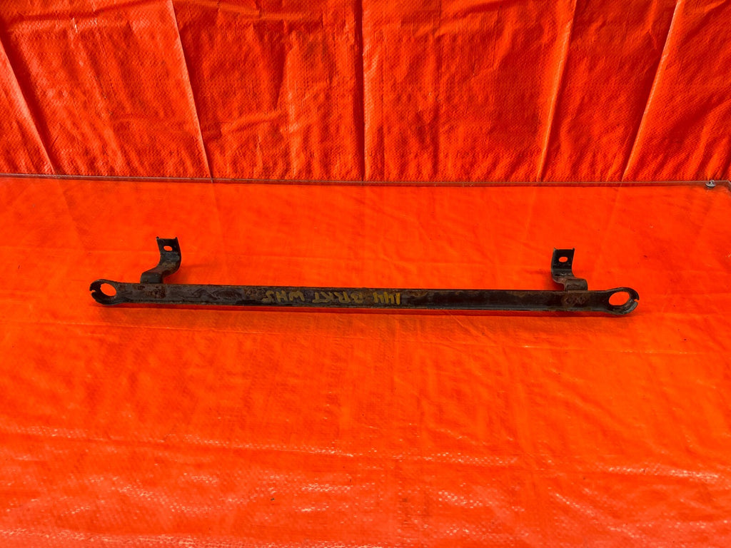 94 01 ACURA INTEGRA   AC CONDENSER ASSEMBLY MOUNTING BRACKET BAR MOUNT OEM #1440