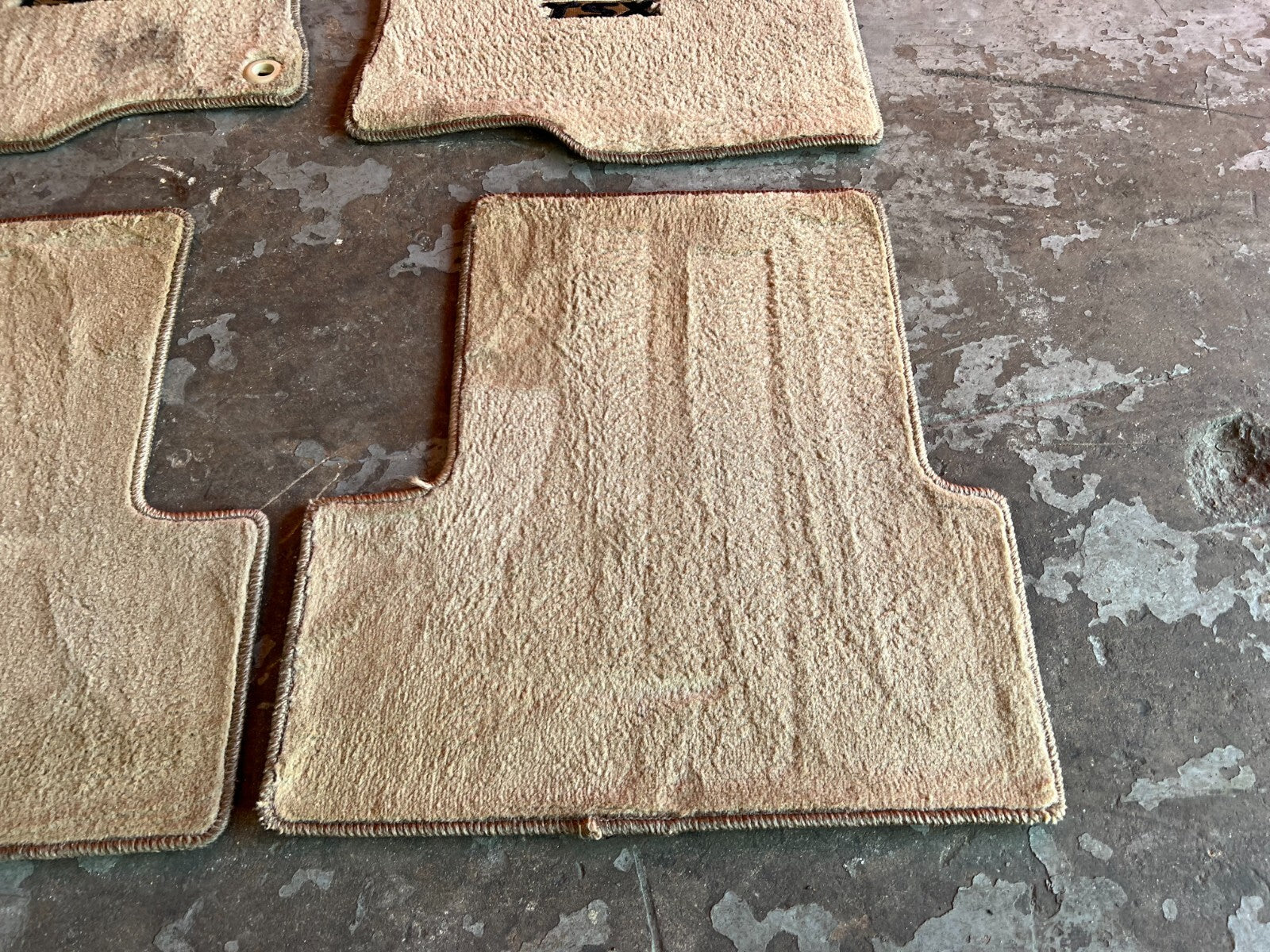 09 14 ACURA TSX   FLOOR MAT SET   IVORY COLOR   LEFT RIGHT FRONT REAR   OEM #15810