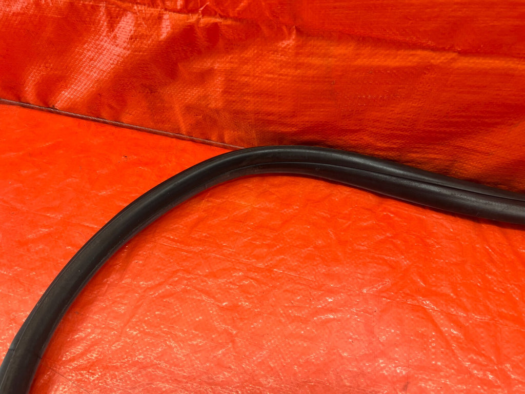 04 08 ACURA TSX   RIGHT FRONT DOOR TO CHASSIS WEATHER STRIP OPEN TRIM OEM #20914