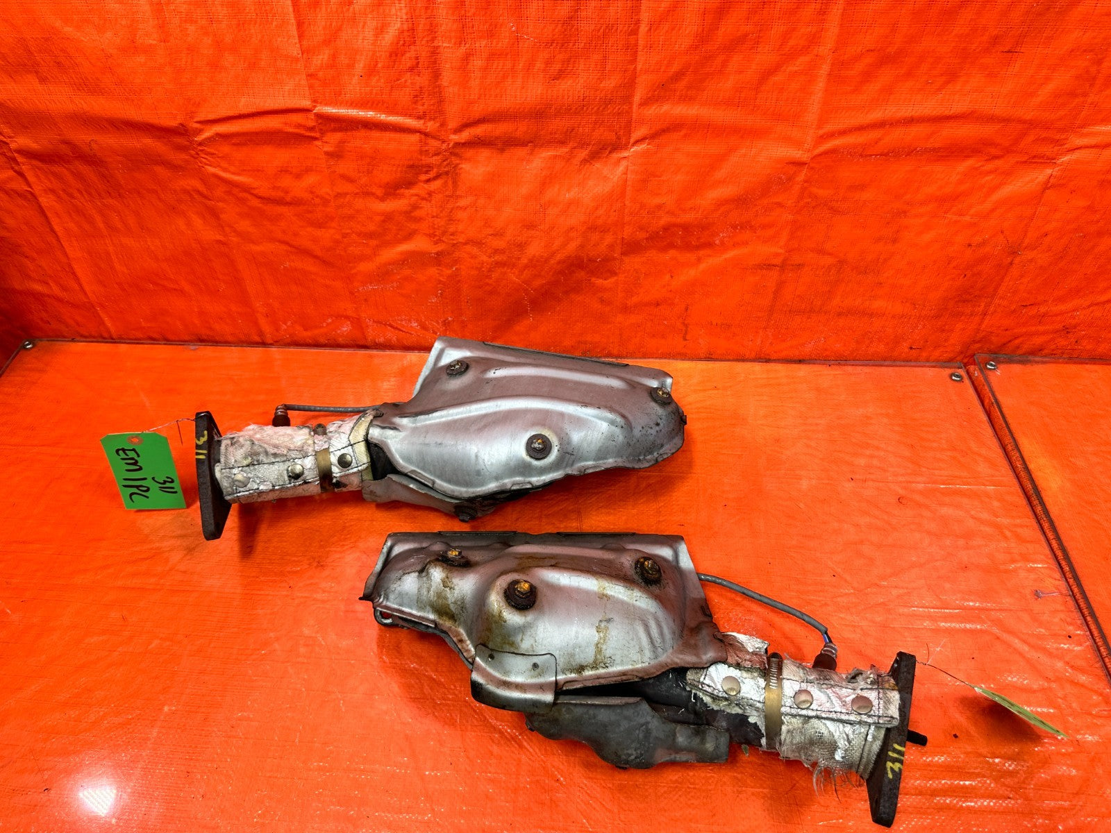 08 15 INFINITI G37 COUPE & CONVERTIBLE   VQ37 EXHAUST MANIFOLDS   OEM 3110