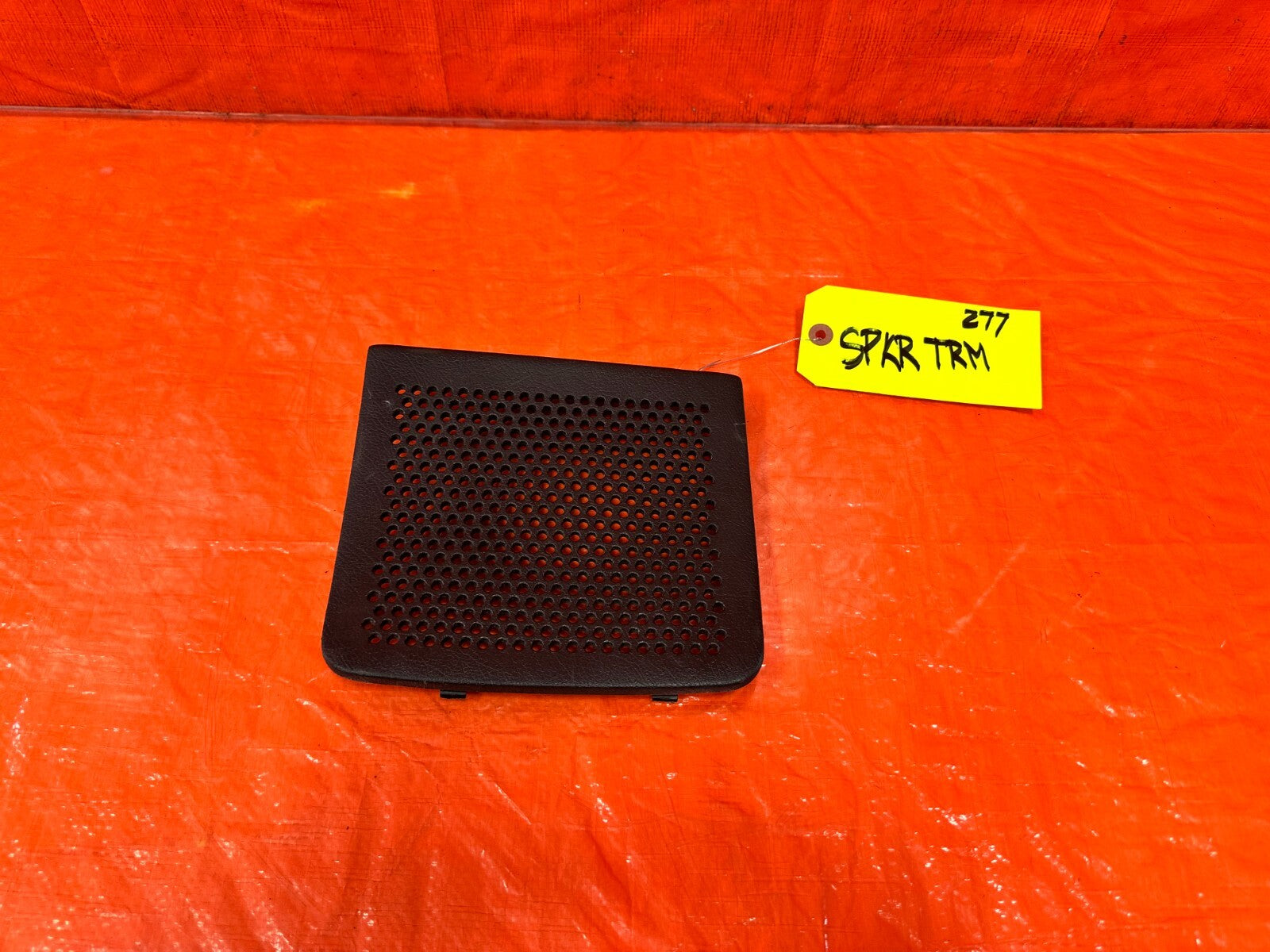 88 91 HONDA CRX   DRIVER LEFT DOOR PANEL SPEAKER COVER TRIM PLASTIC OEM 2770