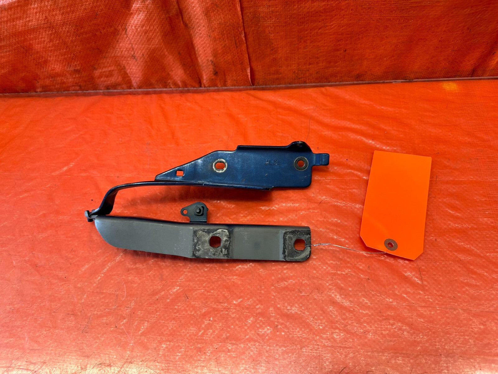 14 20 INFINITI Q50   DRIVER LEFT   HOOD HINGE   OEM FACTORY OE #2424