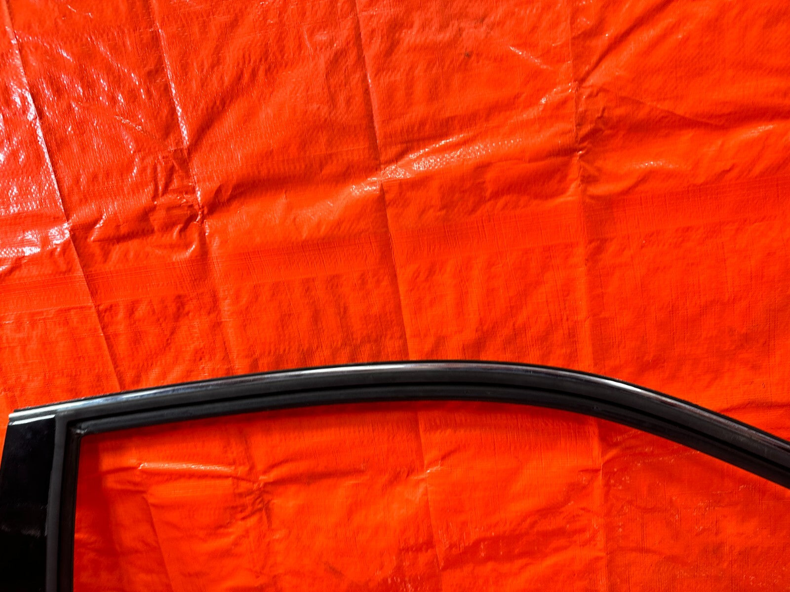 92 00 LEXUS SC300   PASSENGER RIGHT EXTERIOR WINDOW GLASS TRIM   OEM #2768
