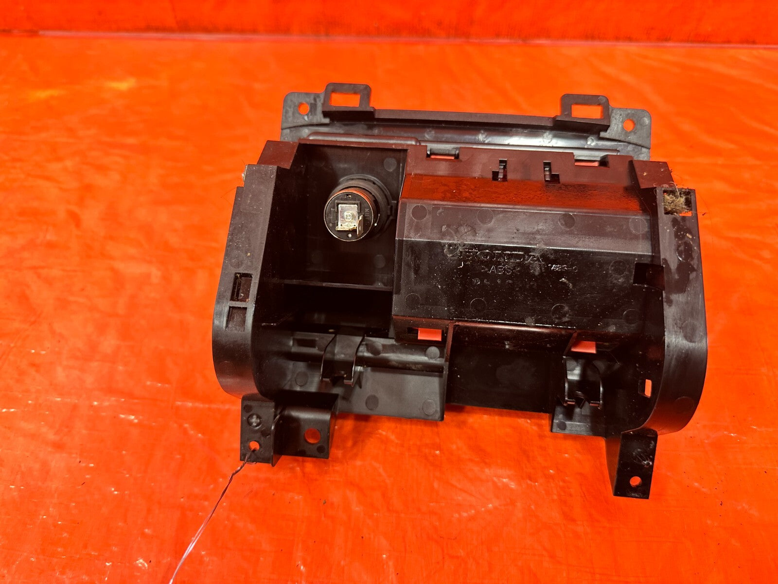 06 08 ACURA TSX   LOWER CENTER CONSOLE CUBBY STORAGE W/ 12V SOCKET   OEM 2758
