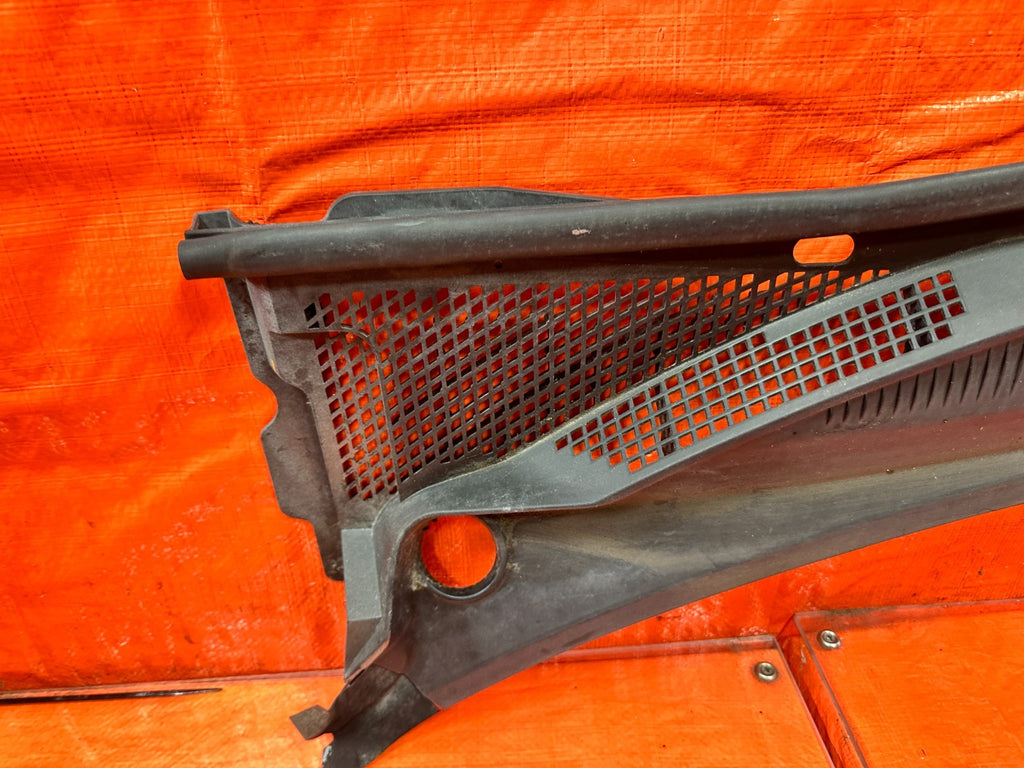 04 11 MAZDA RX8 RX 8   WINDSHIELD WIPER COWL TRIM PLASTIC   OEM FACTORY #3036