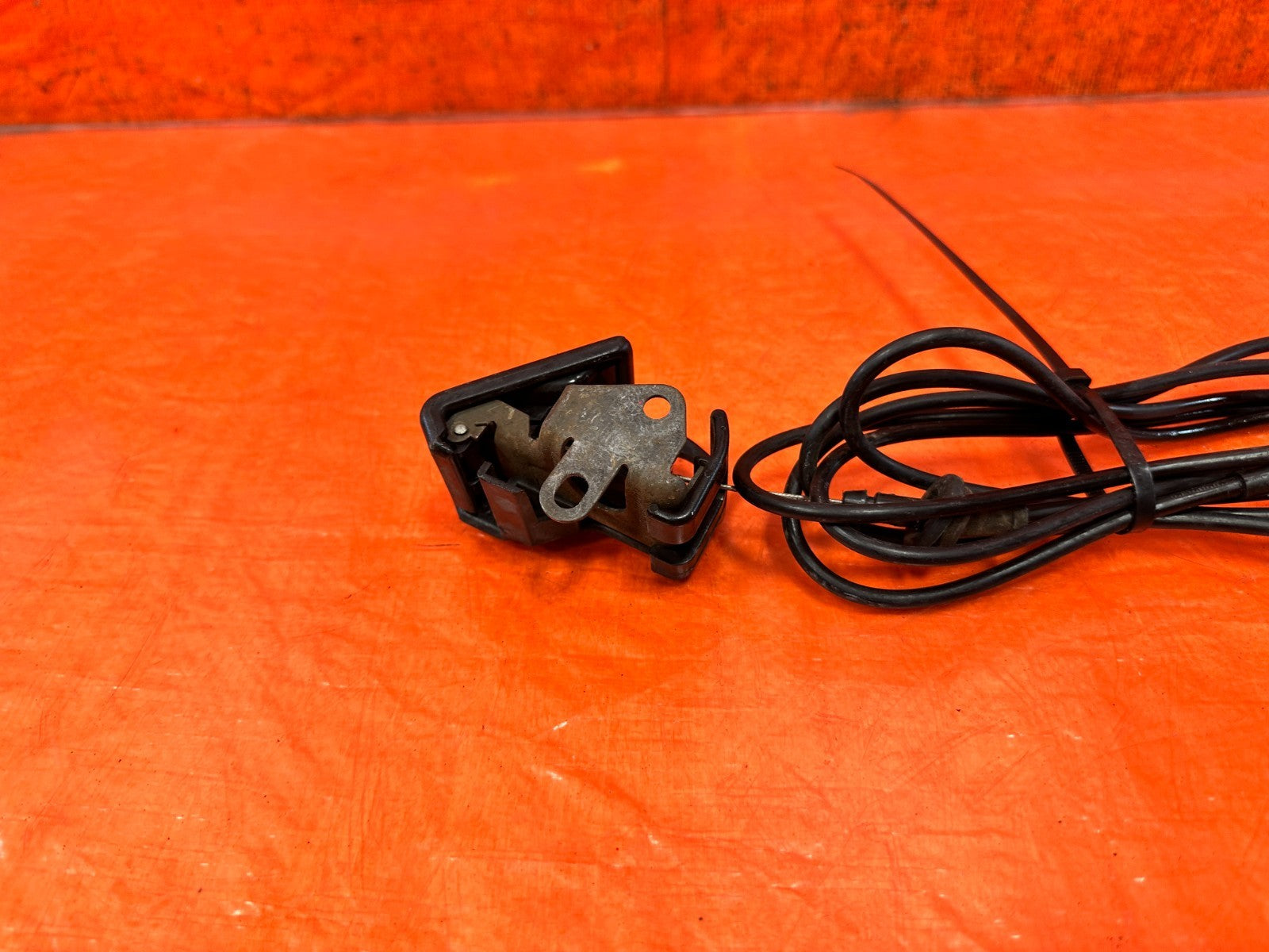90 91 HONDA CIVIC HATCHBACK   HOOD RELEASE WIRE CABLE   OEM #3252