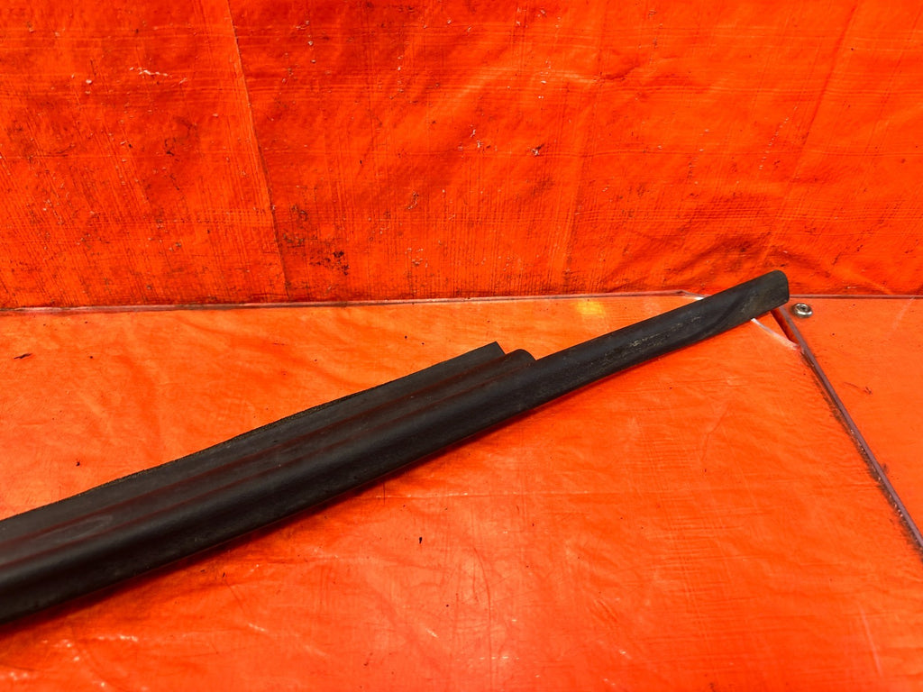 14 20 INFINITI Q50   DRIVER LEFT FENDER HOOD SEAL EDGE TRIM COVER OEM #3133