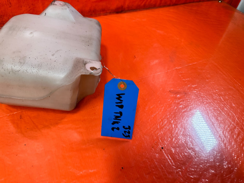 97 01 HONDA PRELUDE   WINDSHIELD WIPER FLUID RESERVOIR TANK W/ LINES & MOTOR 3235