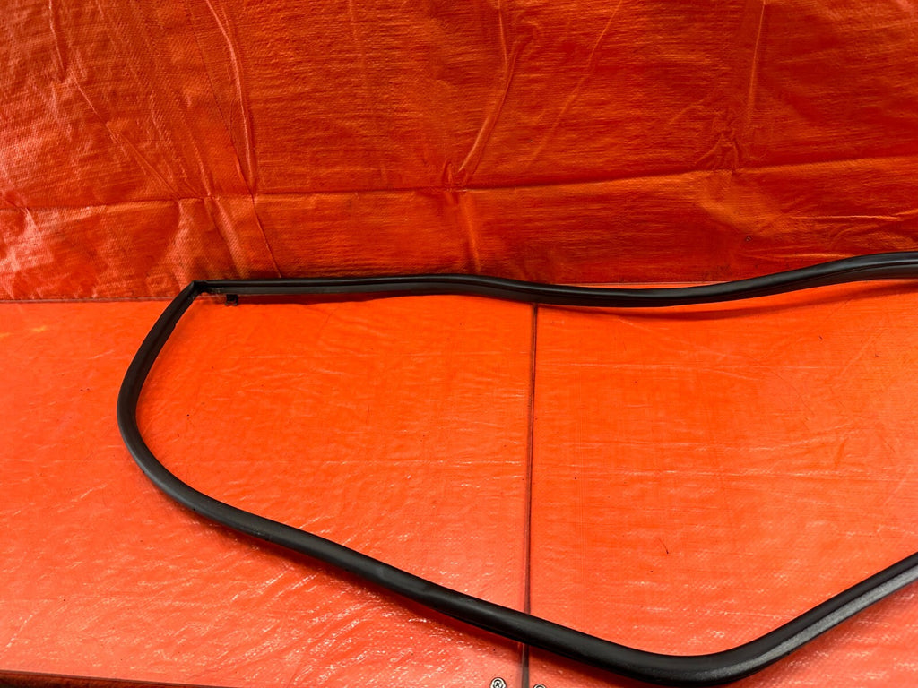 09 13 INFINITI G37 SEDAN CHASSIS TO DOOR OPEN TRIM GASKET LEFT REAR   OEM 2385