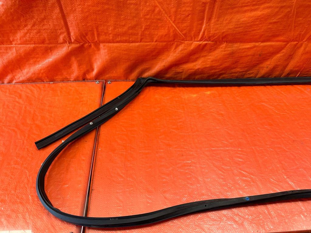 14 21 INFINITI Q50 PASSENGER RIGHT REAR DOOR WEATHER STRIP RUBBER GASKET OEM 2427