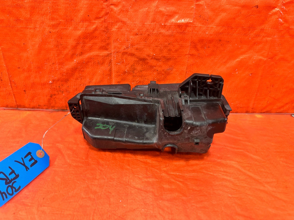 2005 05 ACURA TSX   EXTERIOR / ENGINE BAY   FUSE BOX PANEL   OEM FACTORY #3041