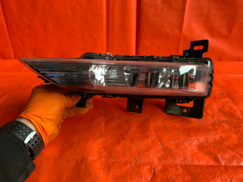 OEM 2017 2018 2019 INFINITI QX30   FOG LIGHT LAMP   DRIVER LEFT FITMENT0