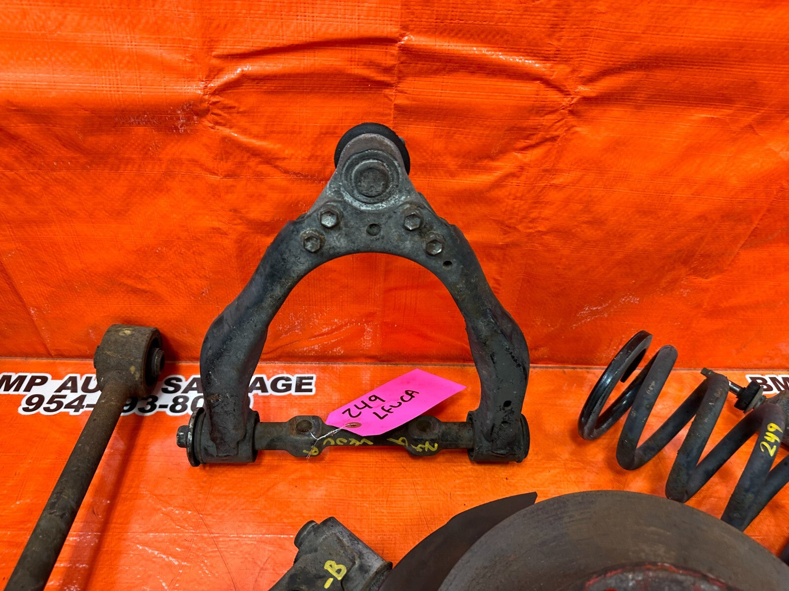 96 00 TOYOTA TACOMA   2.4L   MANUAL ONLY   LEFT FRONT SPINDLE W/ CONTROL ARMS8