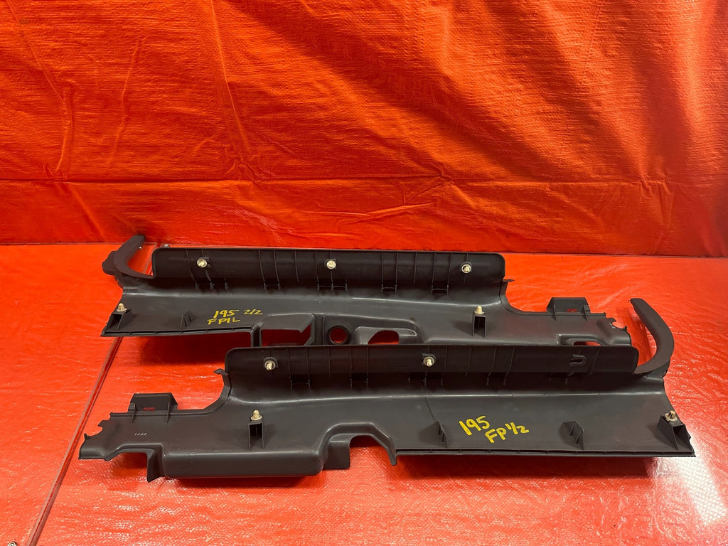 96 00 HONDA CIVIC SEDAN  LEFT AND RIGHT FRONT FLOOR PILLARS SCUFF PLATES OEM 19514