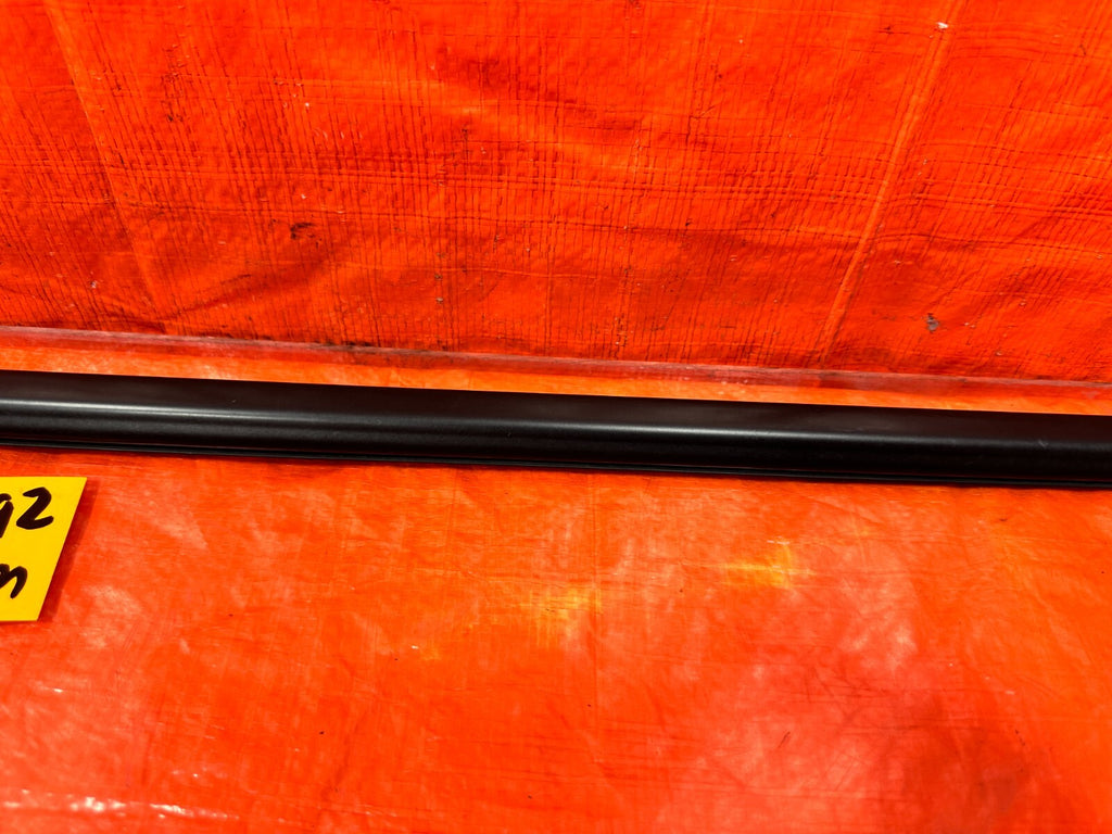 13 20 SUBARU BRZ   DRIVER LEFT EXTERIOR WINDOW GLASS TRIM   OEM #2922