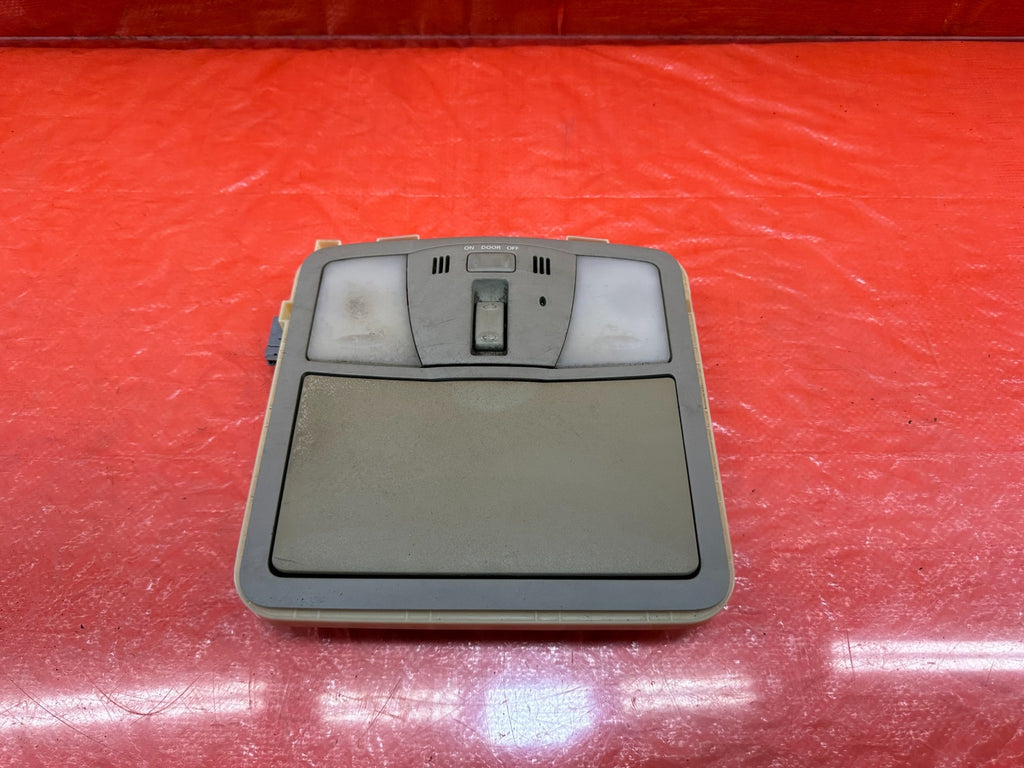 08 13 INFINITI G37 COUPE 2D   FRONT   DOME MAP READING LIGHT LAMP GRAY OEM #1900