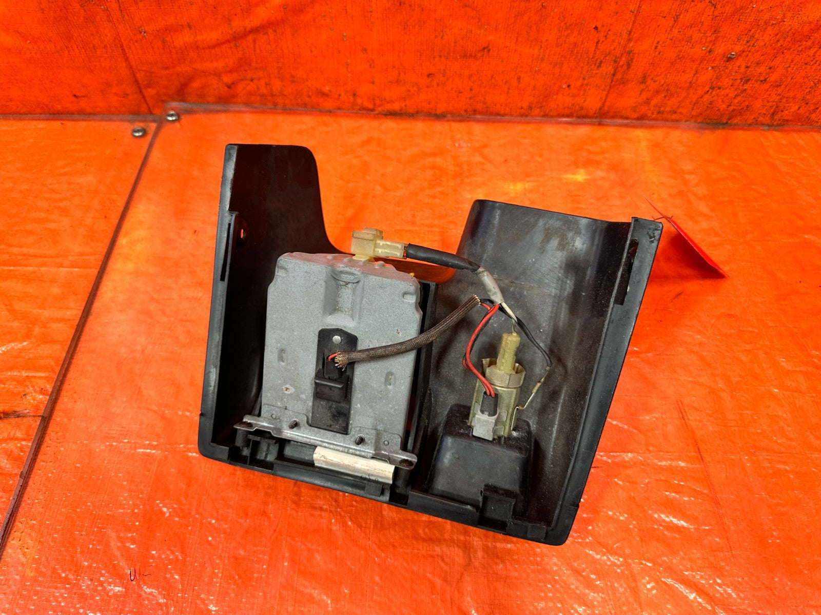 90 91 HONDA CIVIC HATCH   DASHBOARD 12V 12 VOLT CENTER STORAGE CONSOLE OEM 3258