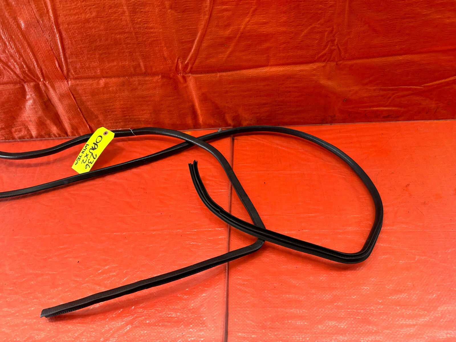 92 95 HONDA CIVIC 2D COUPE   CHASSIS TO DOOR OPEN TRIM WEATHER STRIP LEFT FRONT2