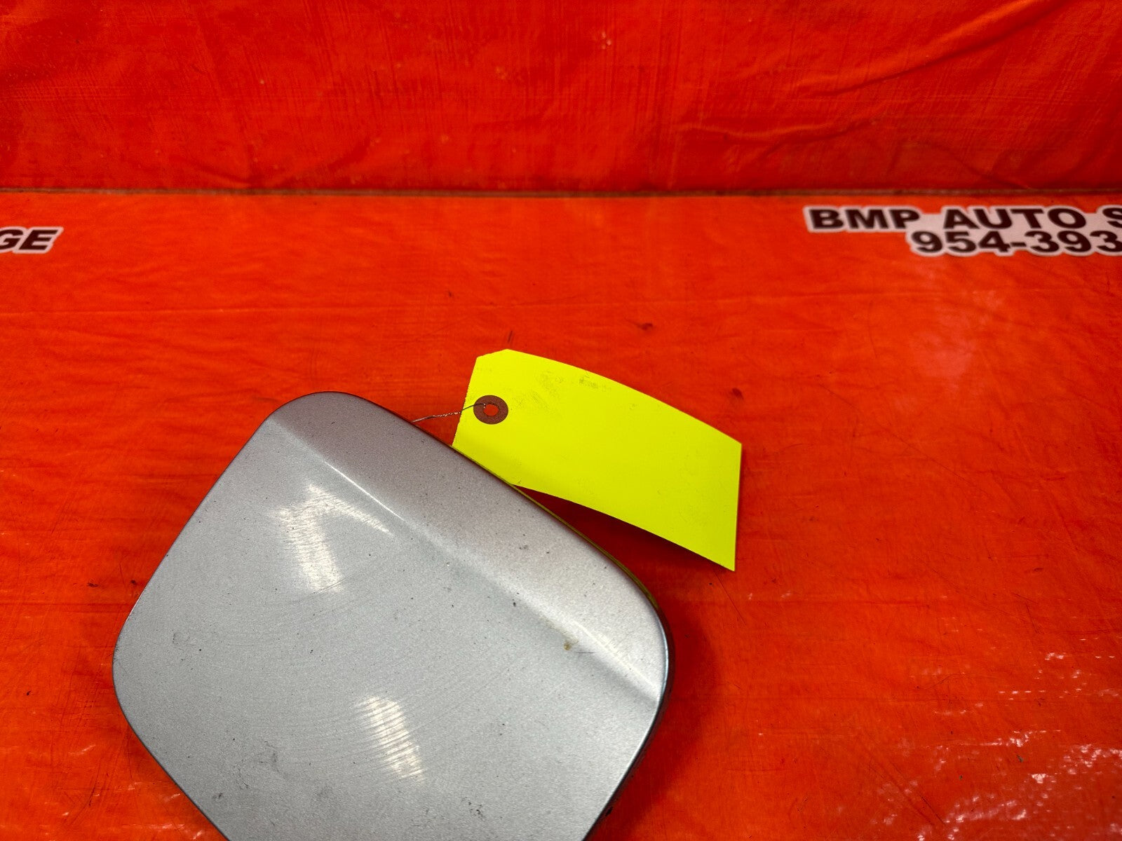 04 08 ACURA TSX   GASOLINE GAS FUEL LID COVER   SILVER   OEM FACTORY #2554