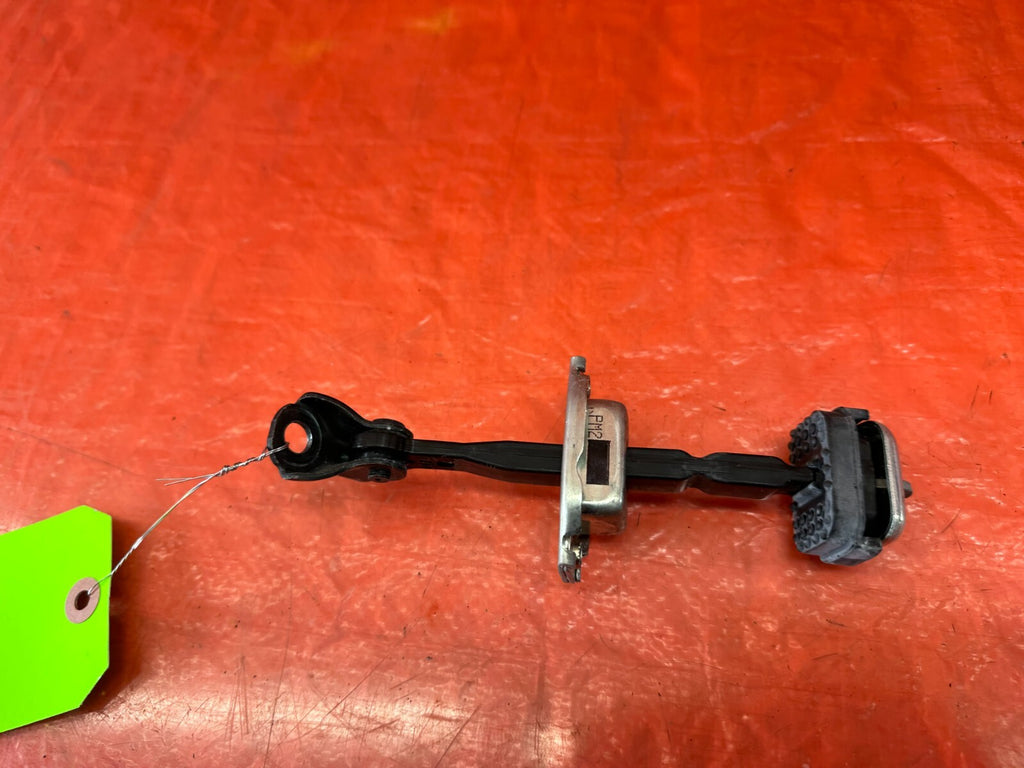 09 14 ACURA TSX   PASSENGER RIGHT DOOR CHECKER HINGE ARM STOPPER   OEM #2332