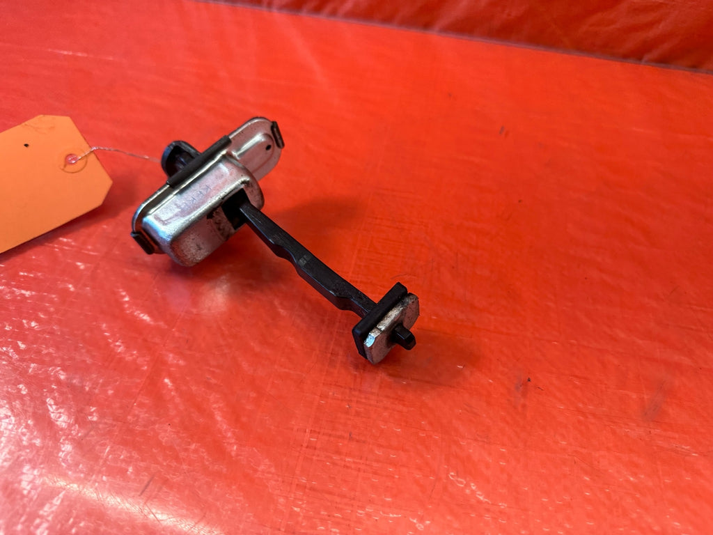 10 16 HYUNDAI GENESIS COUPE PASSENGER RIGHT DOOR CHECKER HINGE ARM STOPPER #2195