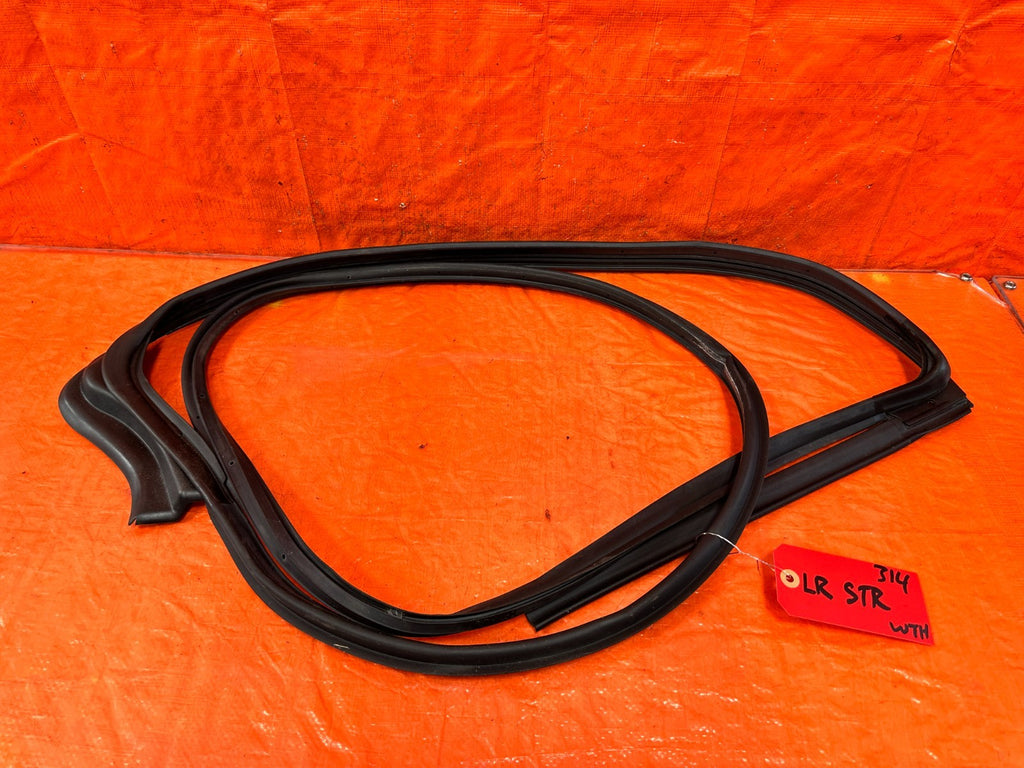 14 20 INFINITI Q50   DRIVER LEFT REAR DOOR WEATHER STRIP   OEM 3140