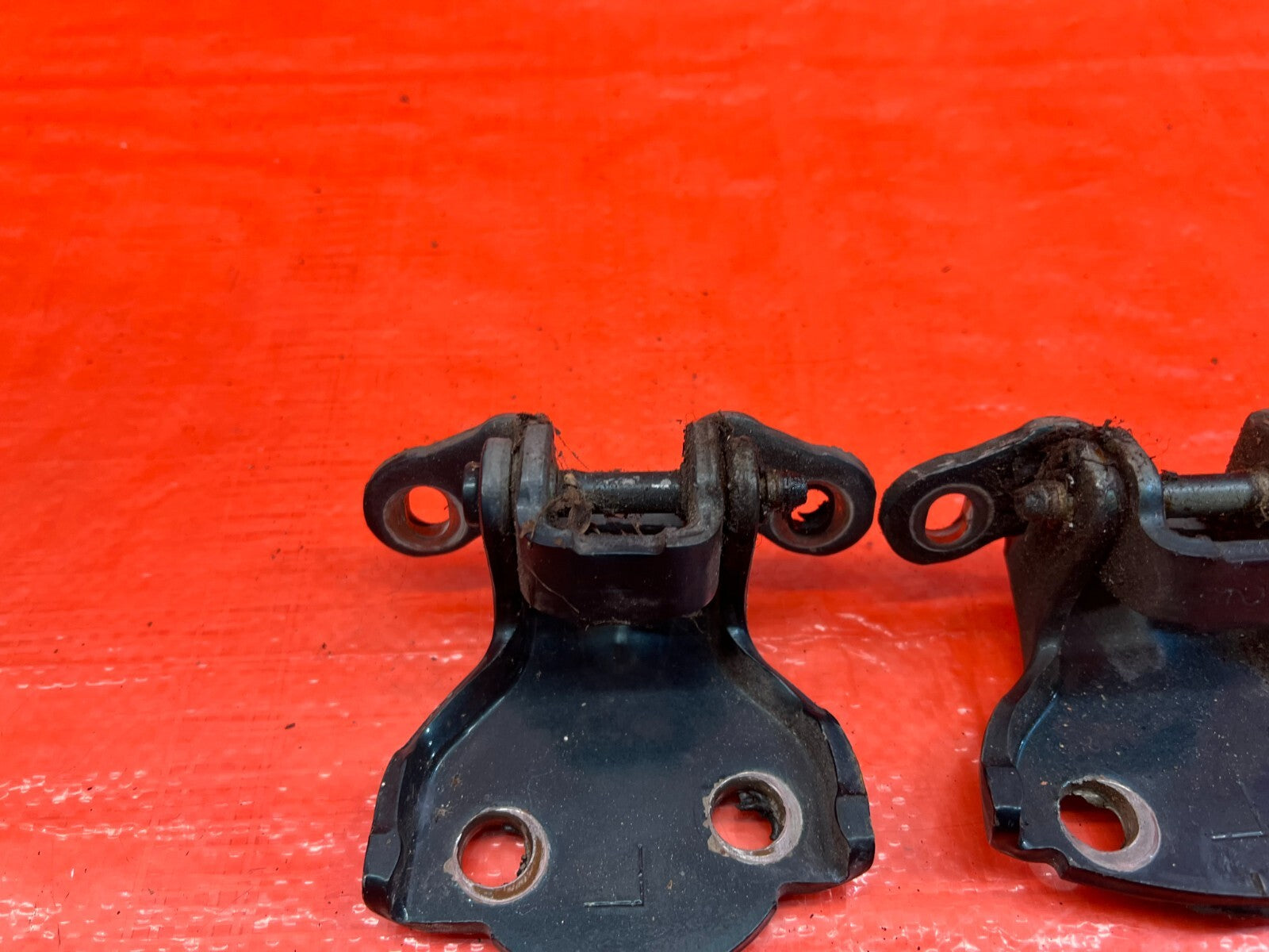 90 01 ACURA INTEGRA SEDAN 4D   DOOR HINGE SET UPPER & LOWER   LEFT REAR OEM #1619